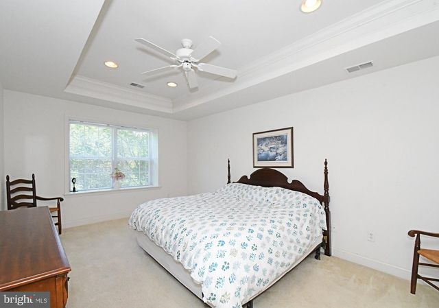 94 LONGVIEW LN, Newtown Square, PA 19073