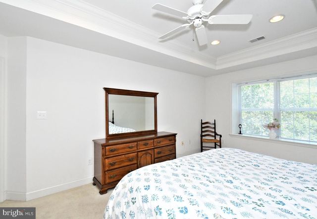 94 LONGVIEW LN, Newtown Square, PA 19073