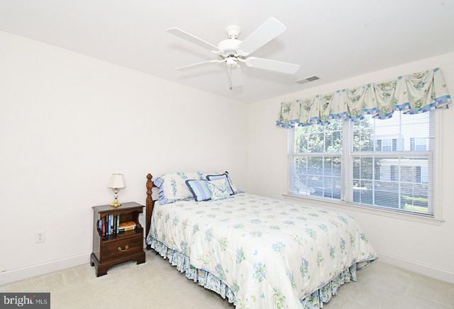 94 LONGVIEW LN, Newtown Square, PA 19073