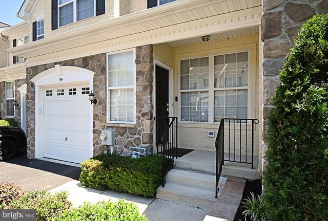 94 LONGVIEW LN, Newtown Square, PA 19073