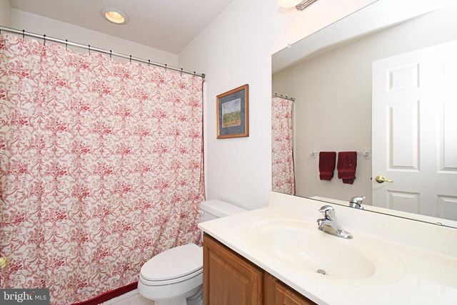 94 LONGVIEW LN, Newtown Square, PA 19073