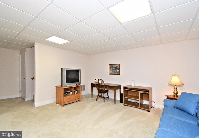 94 LONGVIEW LN, Newtown Square, PA 19073