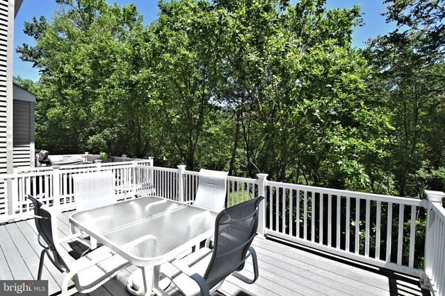 94 LONGVIEW LN, Newtown Square, PA 19073