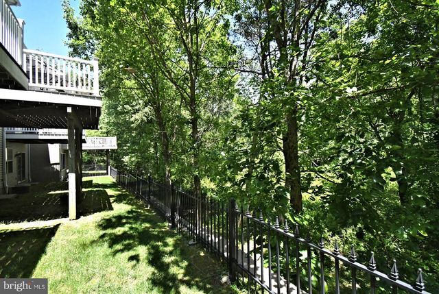 94 LONGVIEW LN, Newtown Square, PA 19073