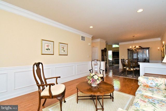 94 LONGVIEW LN, Newtown Square, PA 19073