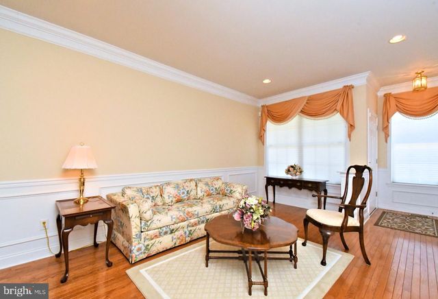 94 LONGVIEW LN, Newtown Square, PA 19073