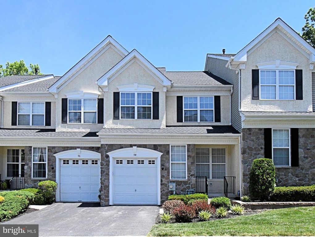 94 LONGVIEW LN, Newtown Square, PA 19073