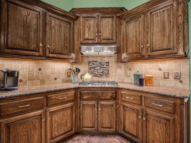 2300 Doral Drive, Edmond, OK 73034