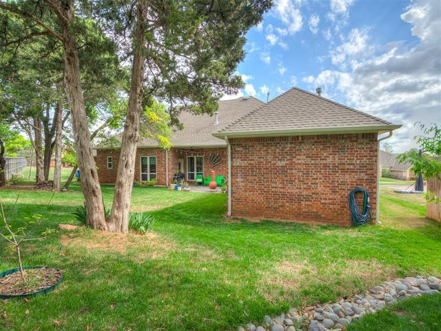 2300 Doral Drive, Edmond, OK 73034