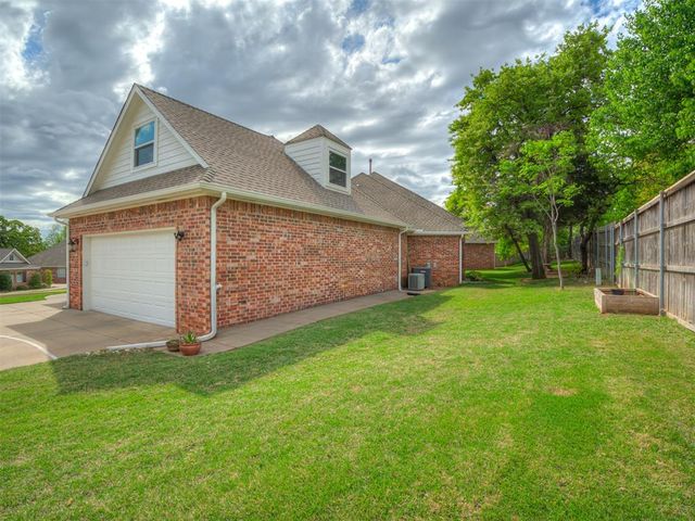 2300 Doral Drive, Edmond, OK 73034
