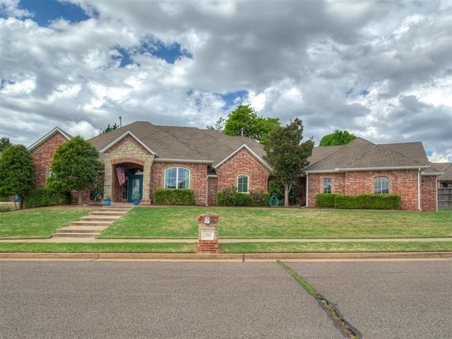 2300 Doral Drive, Edmond, OK 73034
