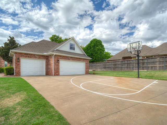 2300 Doral Drive, Edmond, OK 73034