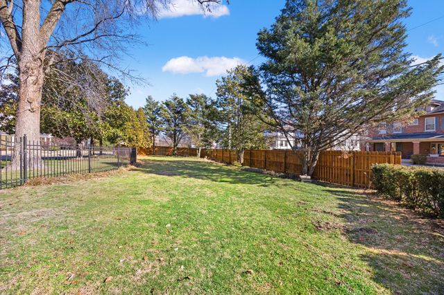 334 E Lexington Avenue, Danville, KY 40422