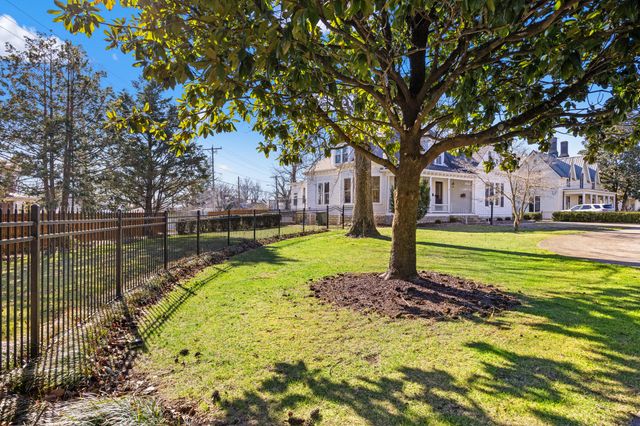 334 E Lexington Avenue, Danville, KY 40422