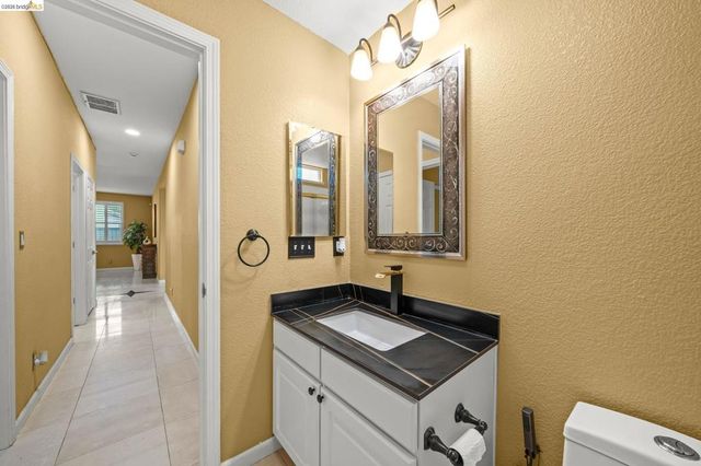 516 Malicoat Ave, Oakley, CA 94561