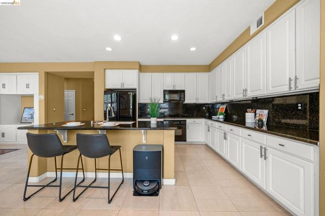 516 Malicoat Ave, Oakley, CA 94561