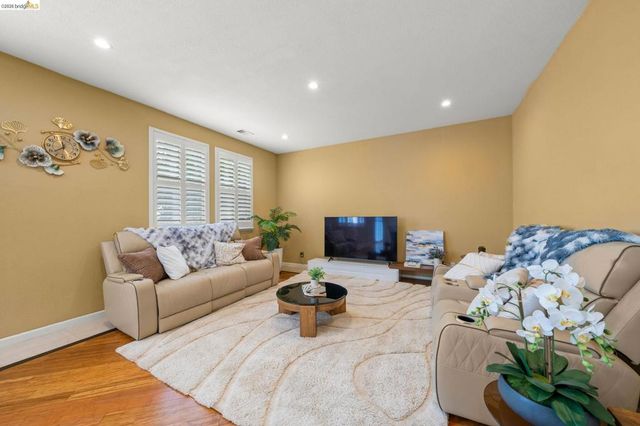 516 Malicoat Ave, Oakley, CA 94561