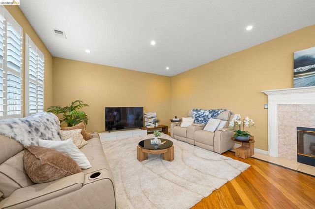 516 Malicoat Ave, Oakley, CA 94561