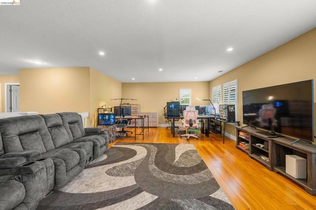 516 Malicoat Ave, Oakley, CA 94561