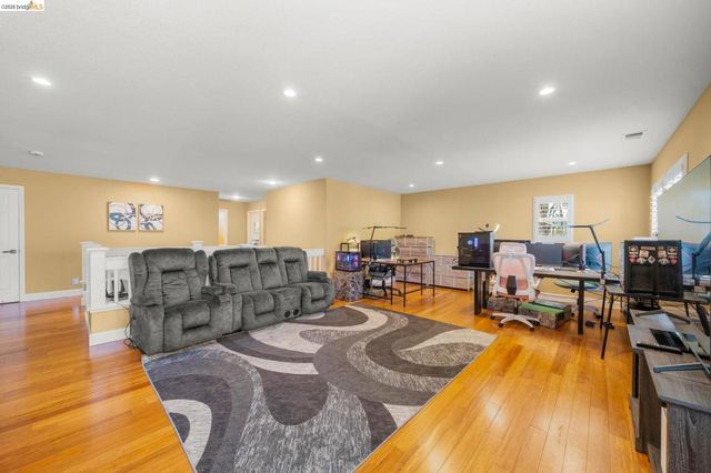 516 Malicoat Ave, Oakley, CA 94561