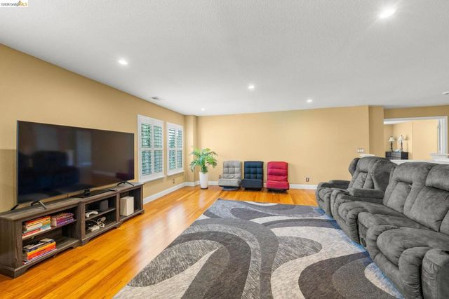 516 Malicoat Ave, Oakley, CA 94561