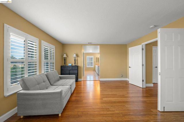 516 Malicoat Ave, Oakley, CA 94561