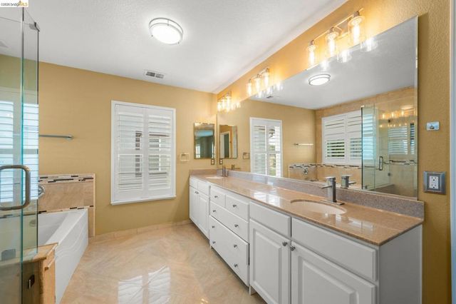 516 Malicoat Ave, Oakley, CA 94561