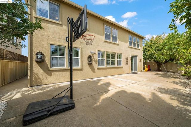 516 Malicoat Ave, Oakley, CA 94561