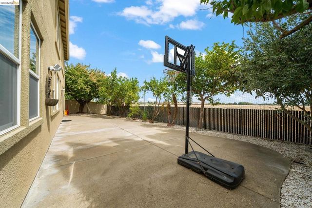 516 Malicoat Ave, Oakley, CA 94561