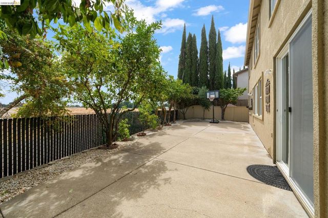 516 Malicoat Ave, Oakley, CA 94561