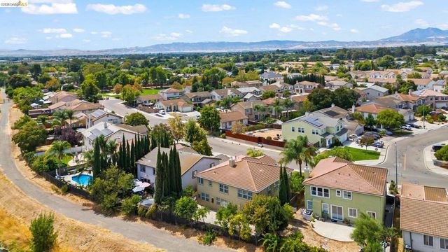 516 Malicoat Ave, Oakley, CA 94561