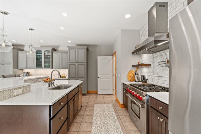 16528 Hemlock Drive, Spring Lake, MI 49456