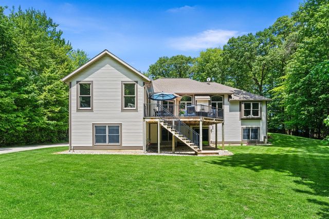16528 Hemlock Drive, Spring Lake, MI 49456