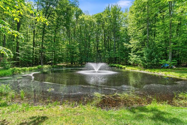 16528 Hemlock Drive, Spring Lake, MI 49456