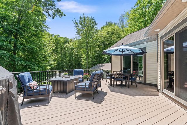 16528 Hemlock Drive, Spring Lake, MI 49456