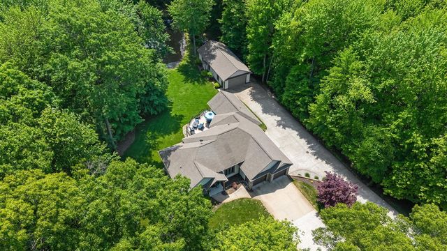 16528 Hemlock Drive, Spring Lake, MI 49456
