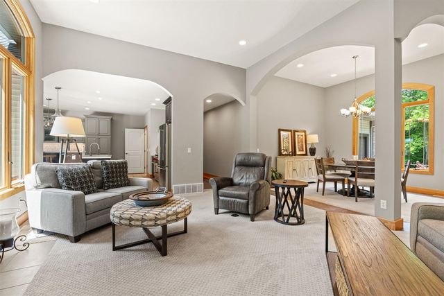 16528 Hemlock Drive, Spring Lake, MI 49456