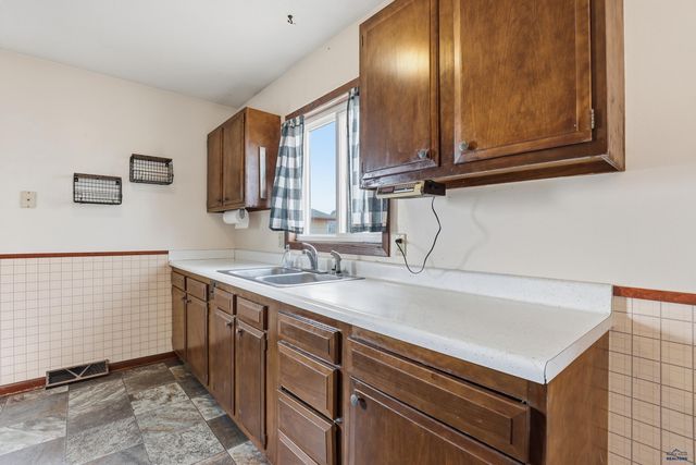 1831 BRENTWOOD, Rapid City, SD 57701
