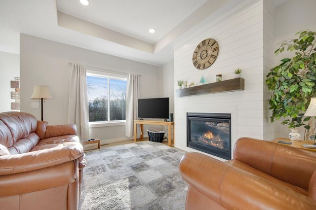 642 Alaska Place S, Cambridge, MN 55008