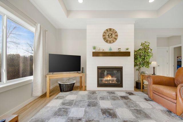 642 Alaska Place S, Cambridge, MN 55008