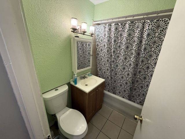 4812 S Elizabeth Street 1F, Chicago, IL 60609