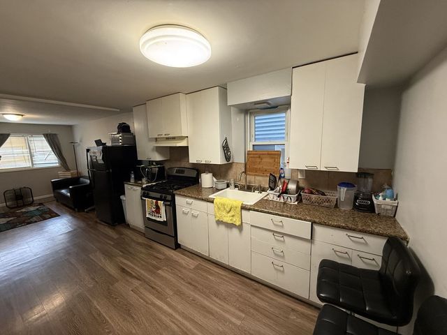 4812 S Elizabeth Street 1F, Chicago, IL 60609