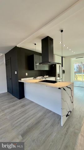 24 MARSHALL AVE, Reading, PA 19606