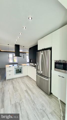 24 MARSHALL AVE, Reading, PA 19606