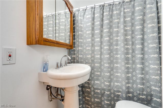 3565 Herbert Street, Mogadore, OH 44260
