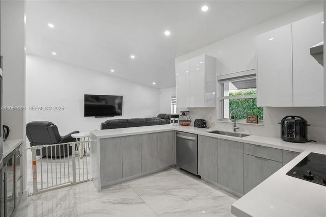 14005 SW 17th Ter, Miami, FL 33175