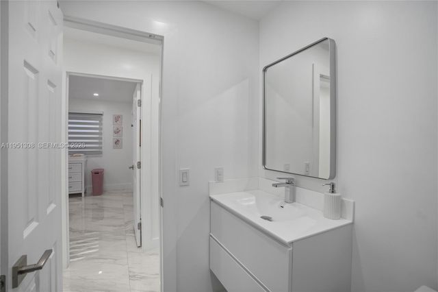 14005 SW 17th Ter, Miami, FL 33175