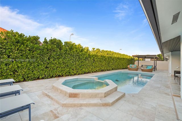 14005 SW 17th Ter, Miami, FL 33175