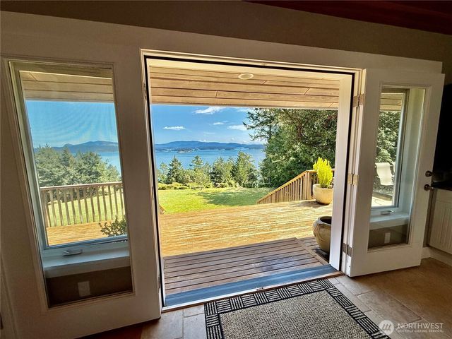 92 Flagpoint Lane, Friday Harbor, WA 98250