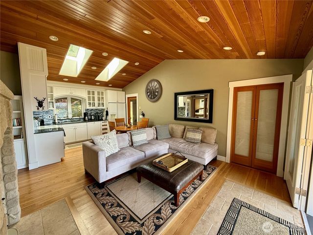 92 Flagpoint Lane, Friday Harbor, WA 98250